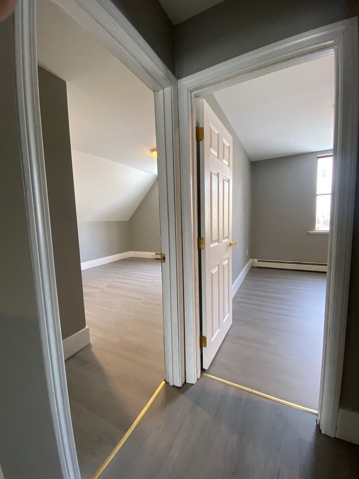 187 Main St #C - Photo 5 of 9