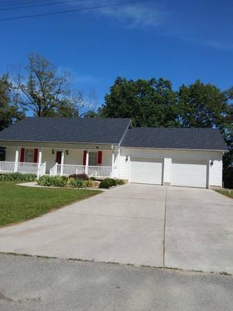 562 Twin Rivers Dr #NA - Photo 2 of 26