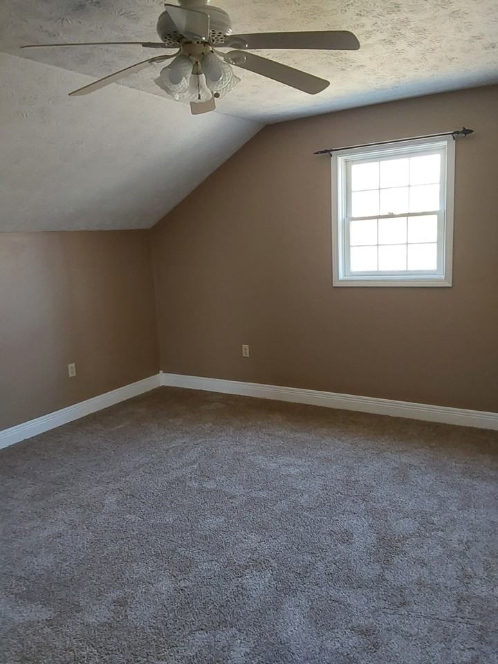 562 Twin Rivers Dr #NA - Photo 7 of 26