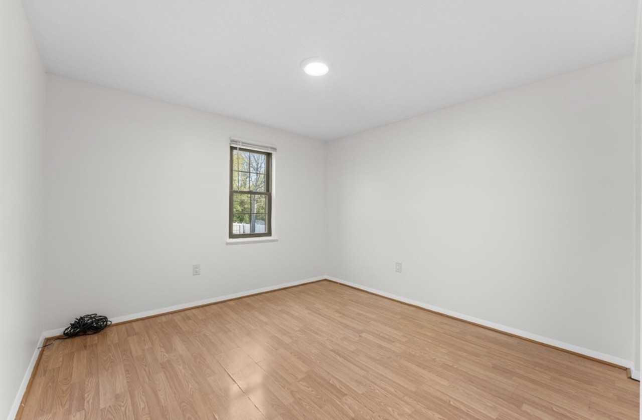 35 Eagle Ave #7 - Photo 6 of 10