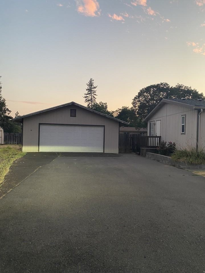 254 Tavis Dr #NA - Photo 2 of 11