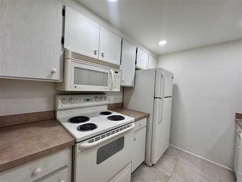 244 Saint Augustine Ave #304 - Photo 6 of 22
