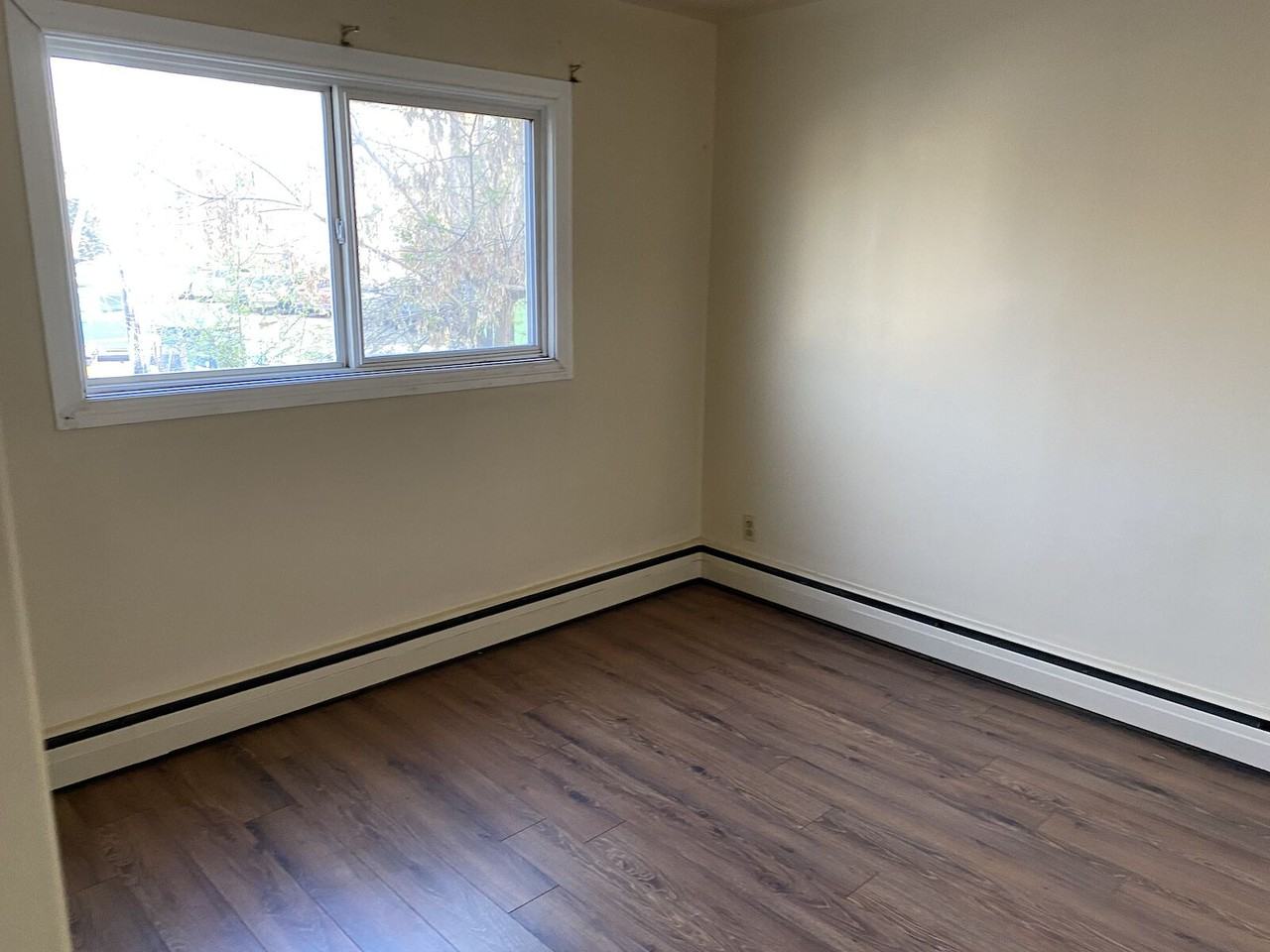 10243 124 St Nw - Photo 4 of 5