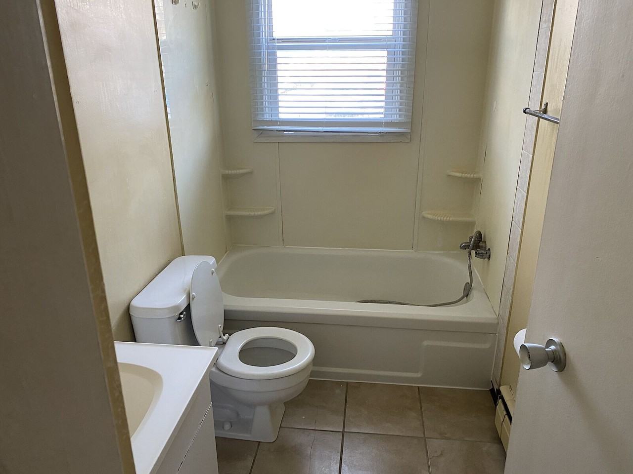 10243 124 St Nw - Photo 5 of 5