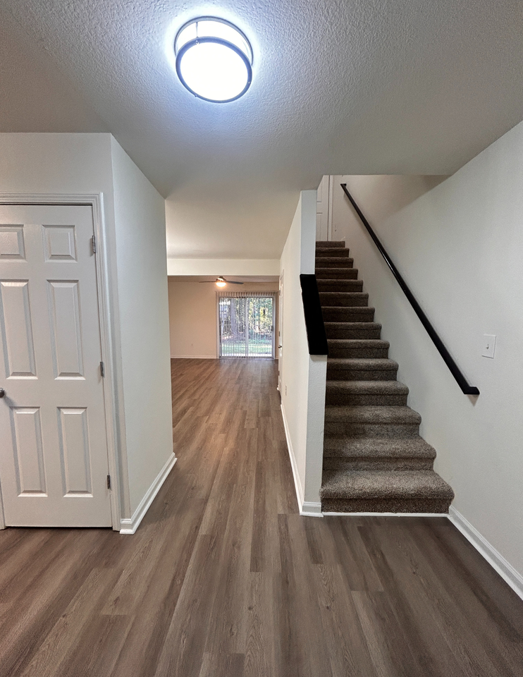 1285 Fords Pointe Cir #1285 - Photo 2 of 8