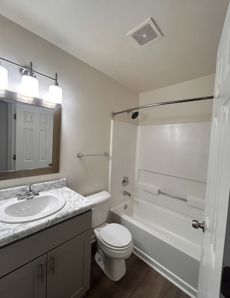 1285 Fords Pointe Cir #1285 - Photo 6 of 8
