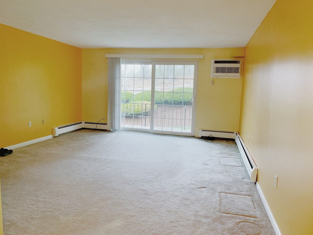 28 Williamsburg Ct #14 - Photo 4 of 9