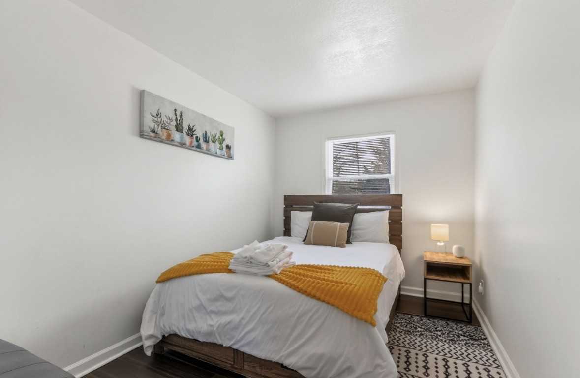 630 Nw Village Dr #NA - Photo 5 of 7