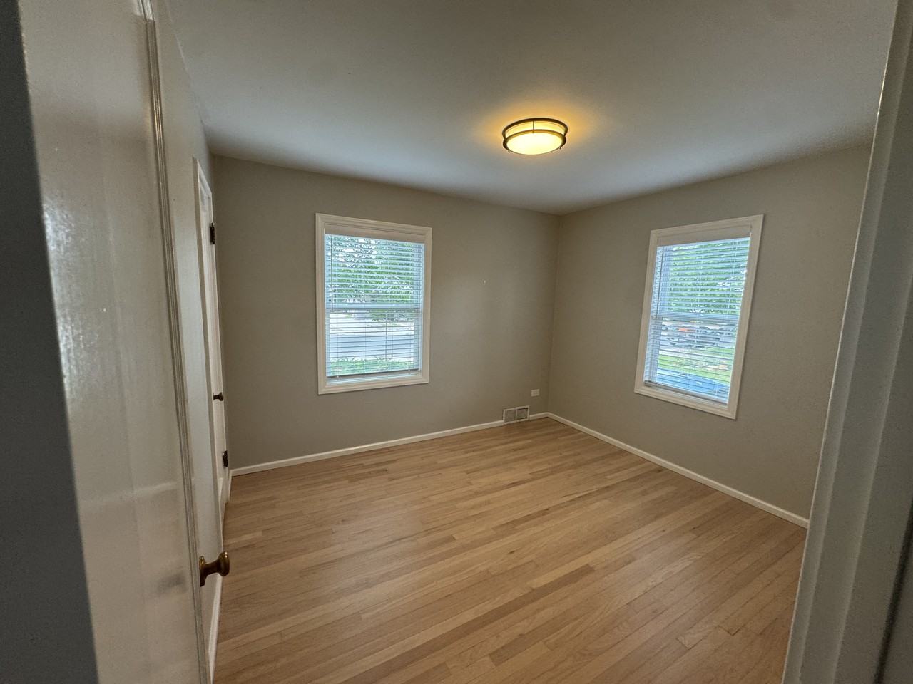3336 S Marion St #NA - Photo 5 of 8