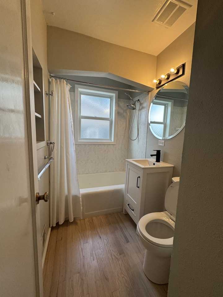 3336 S Marion St #NA - Photo 6 of 8