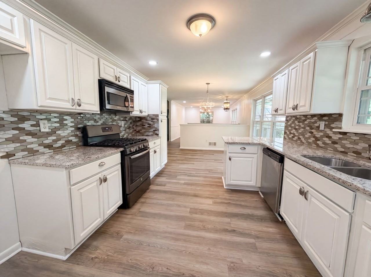 1908 Wisterwood Dr #NA - Photo 2 of 11