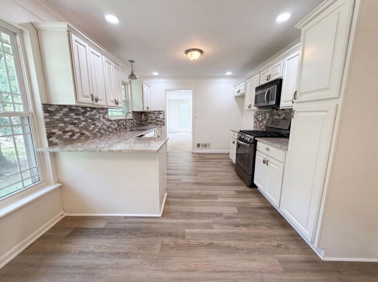 1908 Wisterwood Dr #NA - Photo 3 of 11