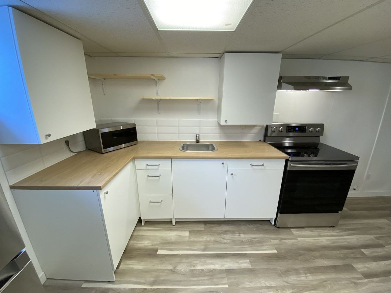 11012 83 Ave Nw - Photo 4 of 15