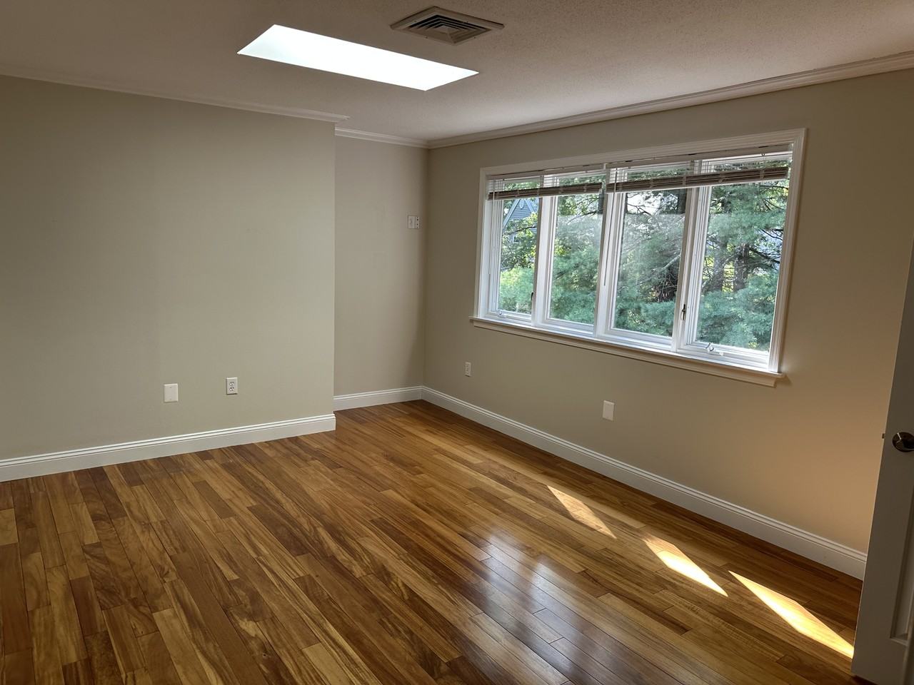 60 Heather Ct - Photo 4 of 14