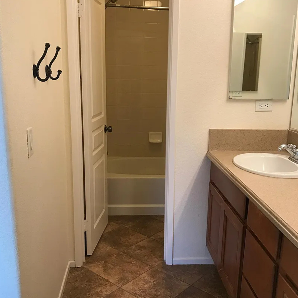 564 Almond Rd #564 - Photo 4 of 4