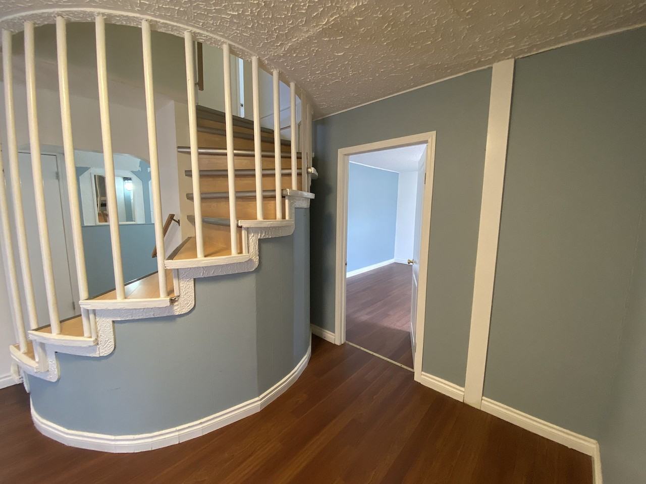 5027 Vienna Dr Nw - Photo 4 of 28