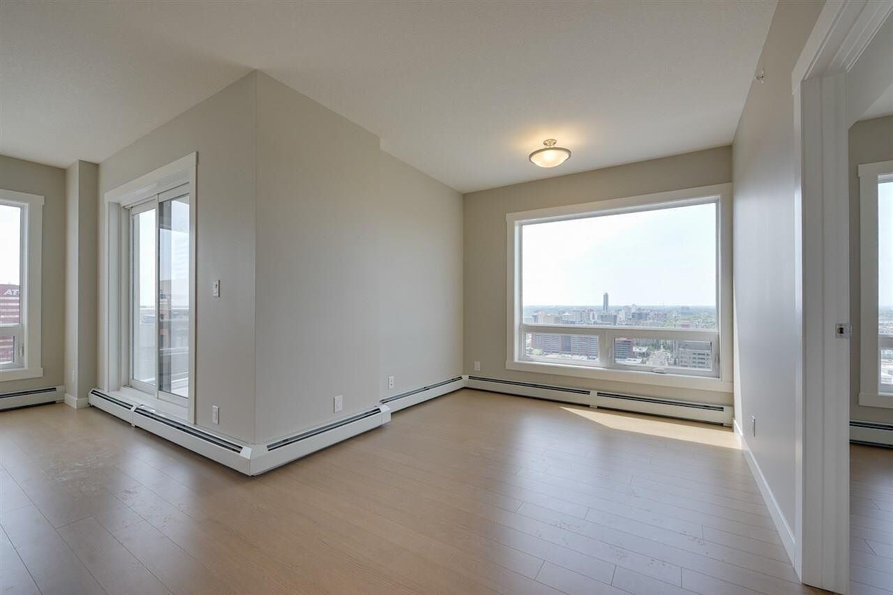 10410 - 10410 102 Avenue Northwest - Photo 4 of 18