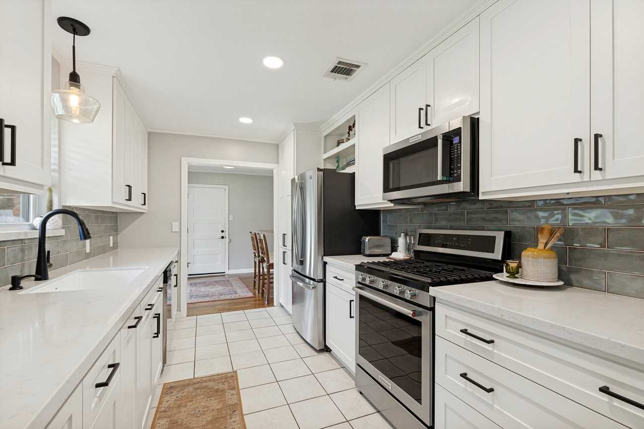 10031 Timberoak Dr #NA - Photo 2 of 18