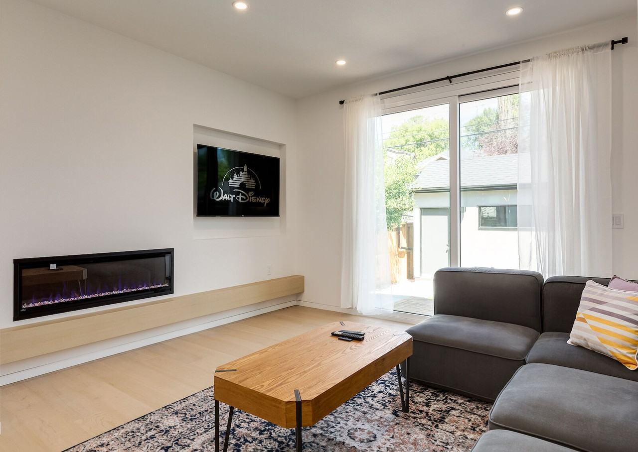 2332 3 Ave Nw - Photo 4 of 11