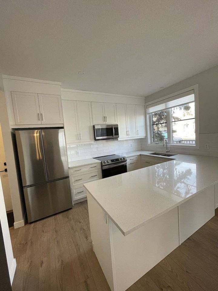 831 -831 21 Ave Se - Photo 2 of 33