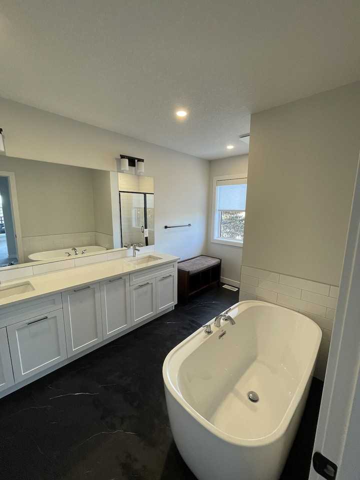 831 -831 21 Ave Se - Photo 3 of 33