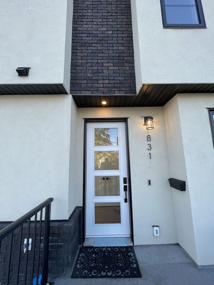 831 -831 21 Ave Se - Photo 4 of 33