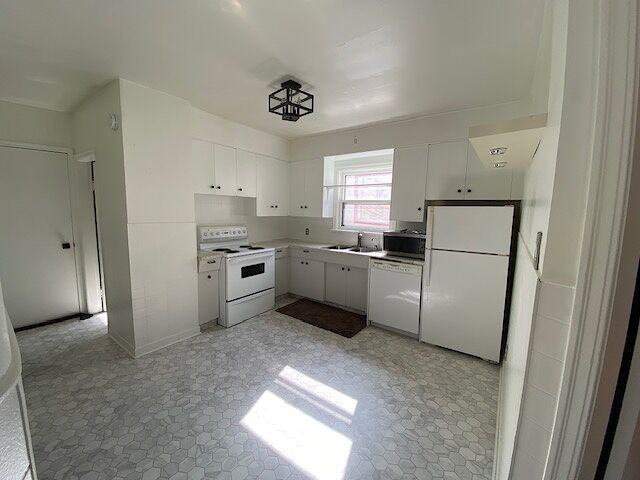 10147 81 St Nw - Photo 5 of 18