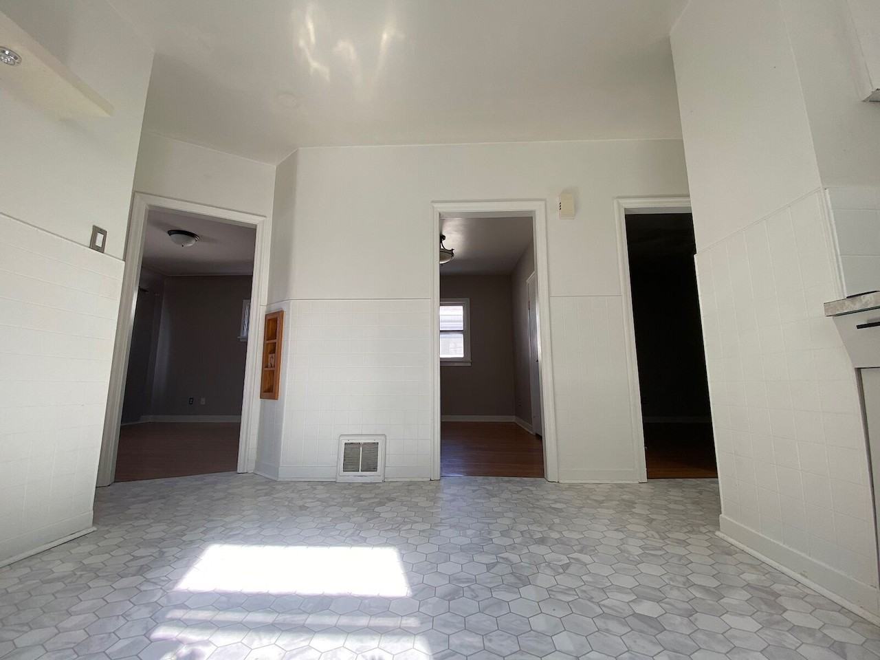 10147 81 St Nw - Photo 6 of 18