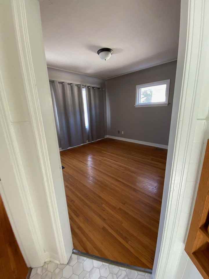 10147 81 St Nw - Photo 2 of 21