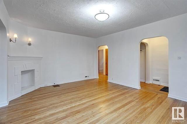 9912 91 Ave Nw - Photo 7 of 16