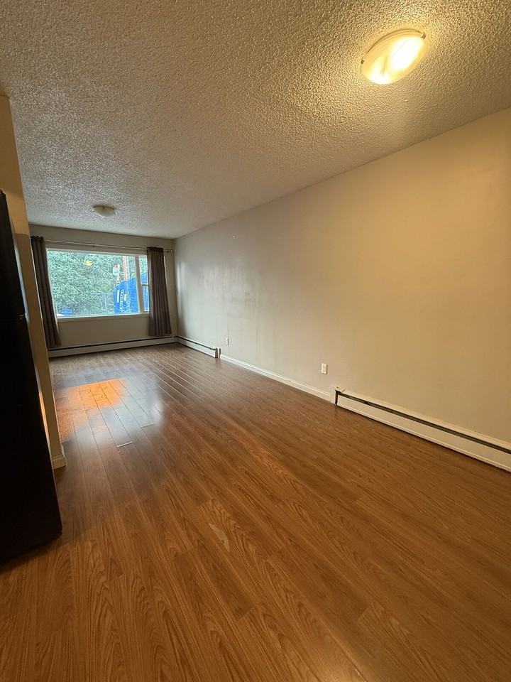 4515 - 4515 Centre Street North - Photo 2 of 14