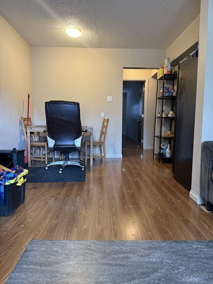 4515 - 4515 Centre Street North - Photo 4 of 14