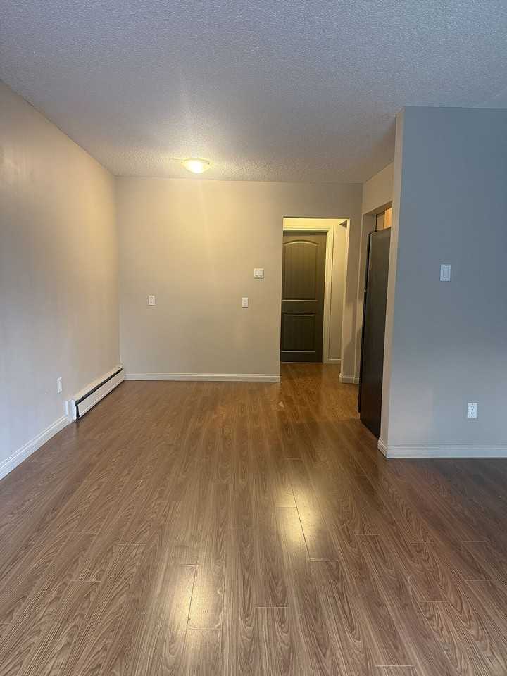 4515 - 4515 Centre Street North - Photo 6 of 14