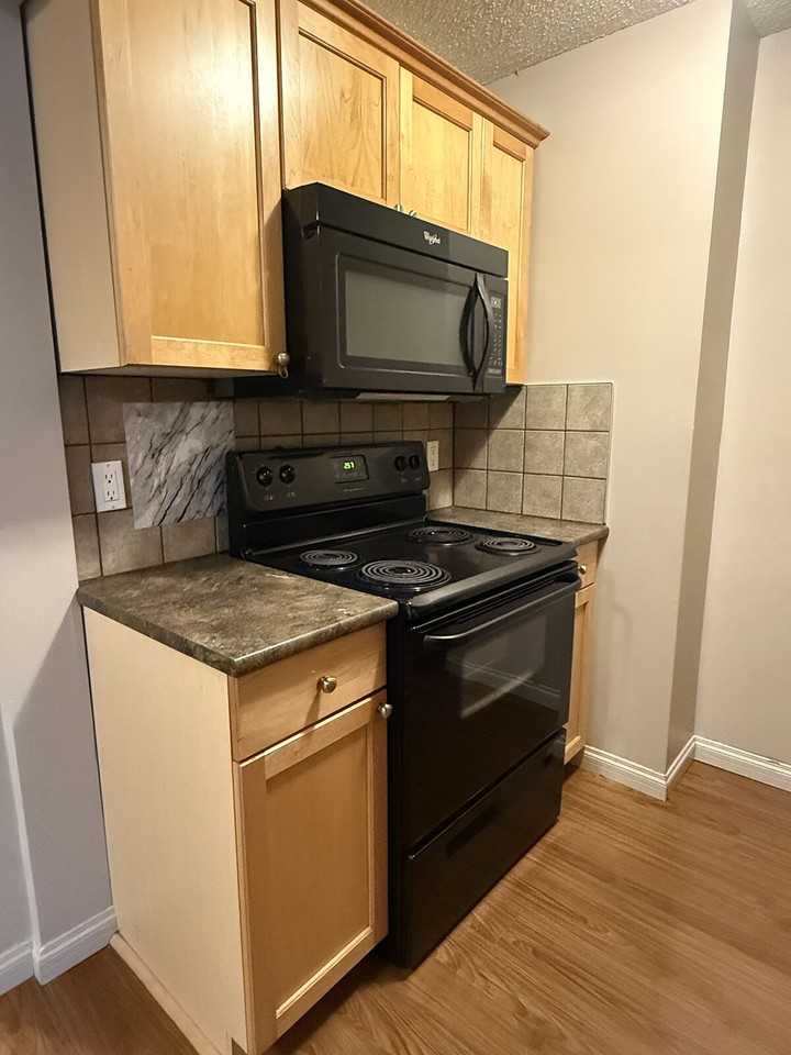 4515 - 4515 Centre Street North - Photo 7 of 14