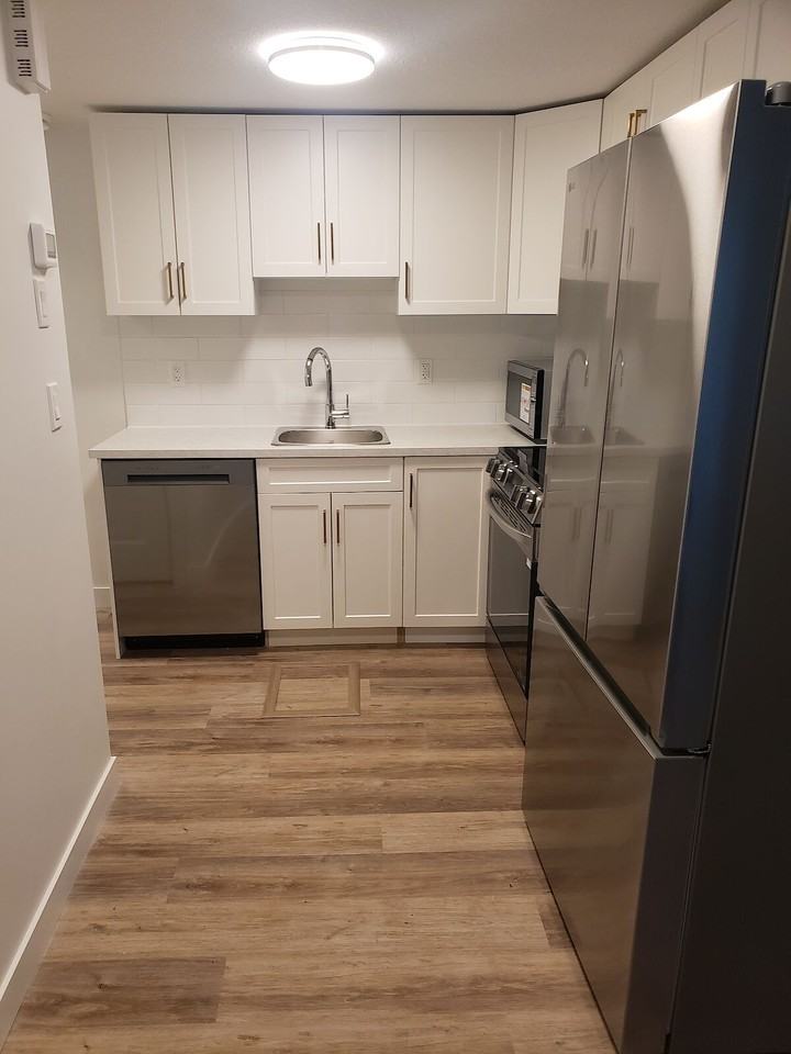 5122 213a St Nw - Photo 3 of 13