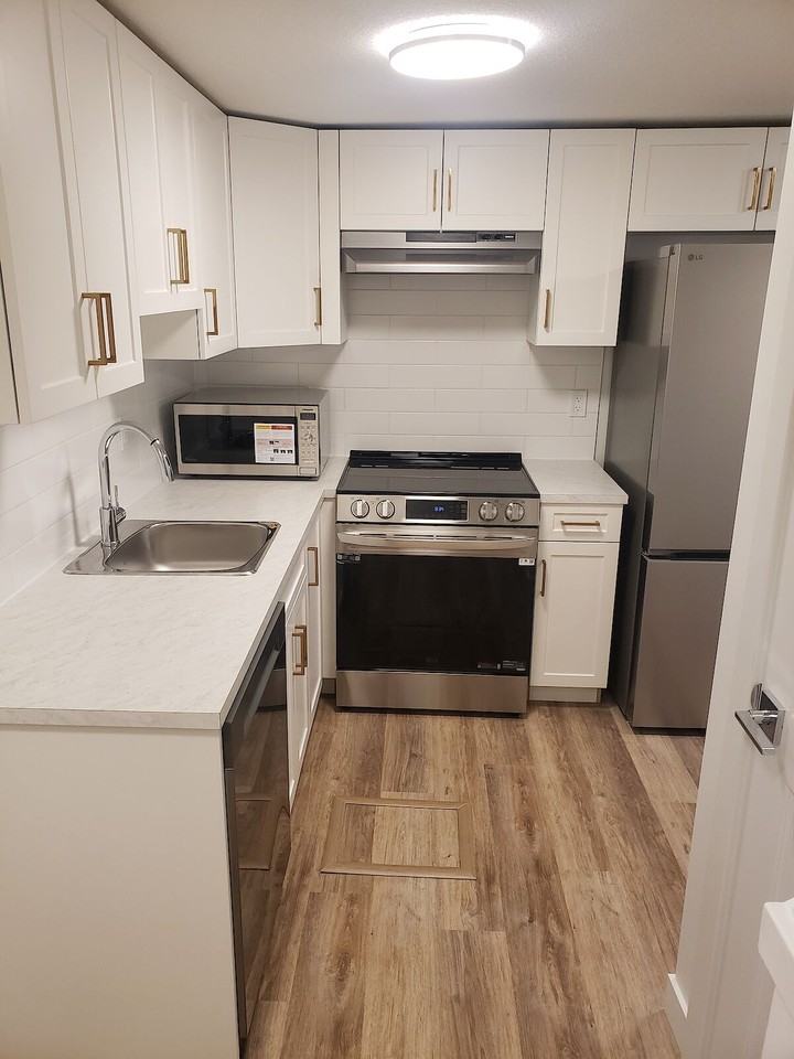 5122 213a St Nw - Photo 4 of 13