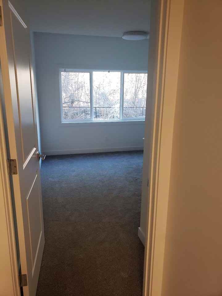 5122 213a St Nw - Photo 7 of 13
