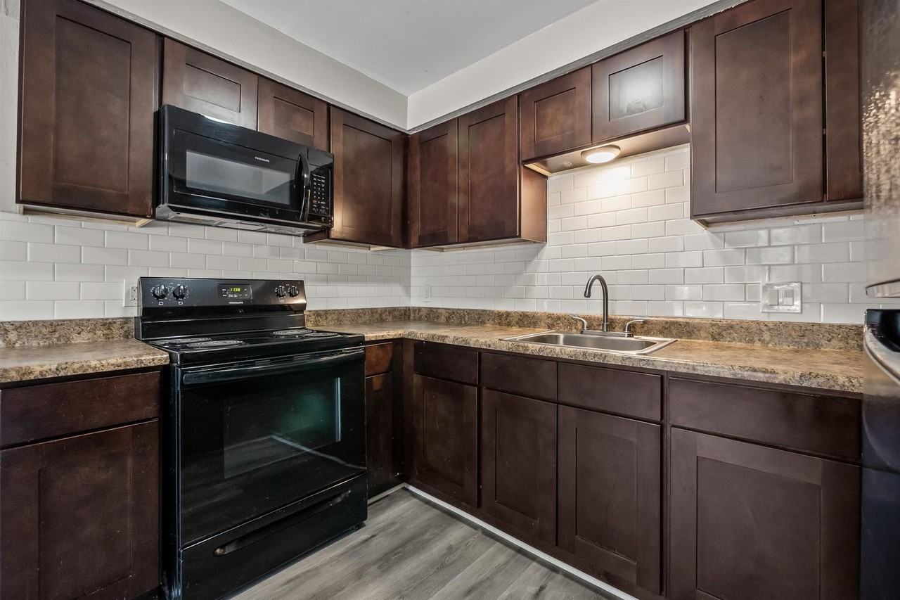 Sterling Hill Apartments - Photo 5 of 20