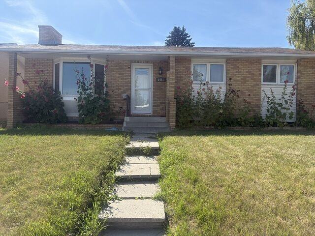 1015 Riddell Pl Se - Photo 2 of 19
