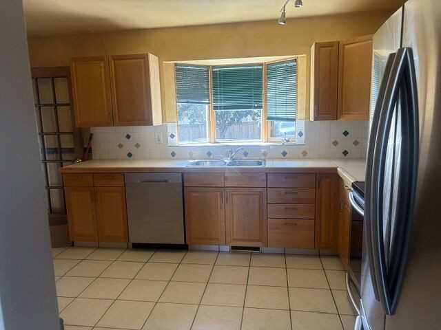 1015 Riddell Pl Se - Photo 6 of 19