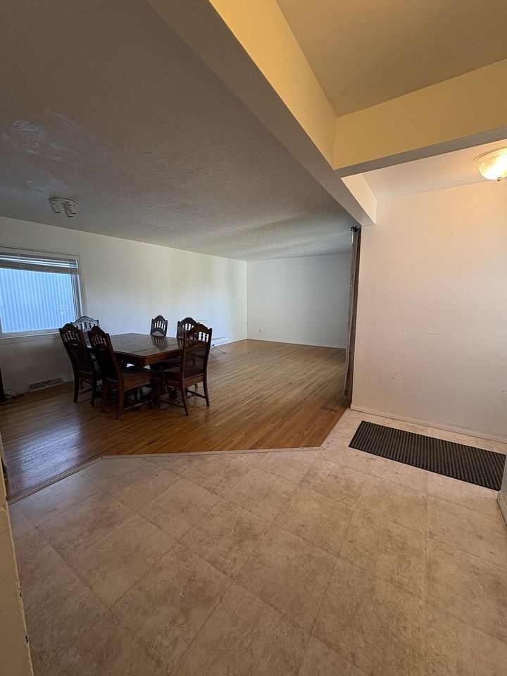 3735 Brooklyn Cres Nw - Photo 2 of 24