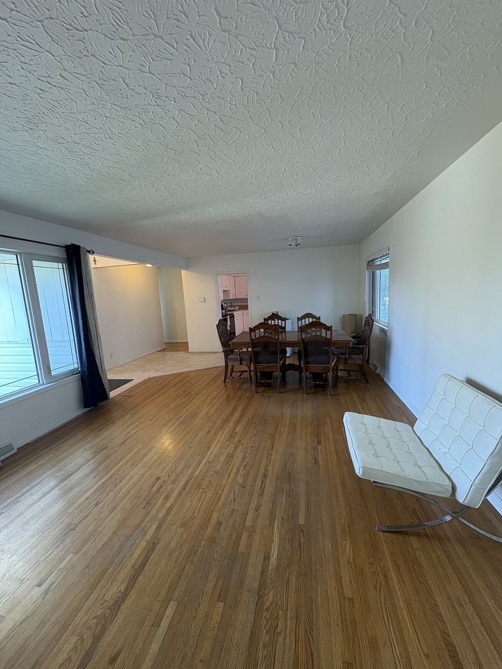 3735 Brooklyn Cres Nw - Photo 3 of 24