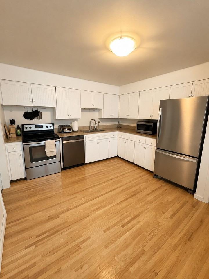 3735 Brooklyn Cres Nw - Photo 5 of 24