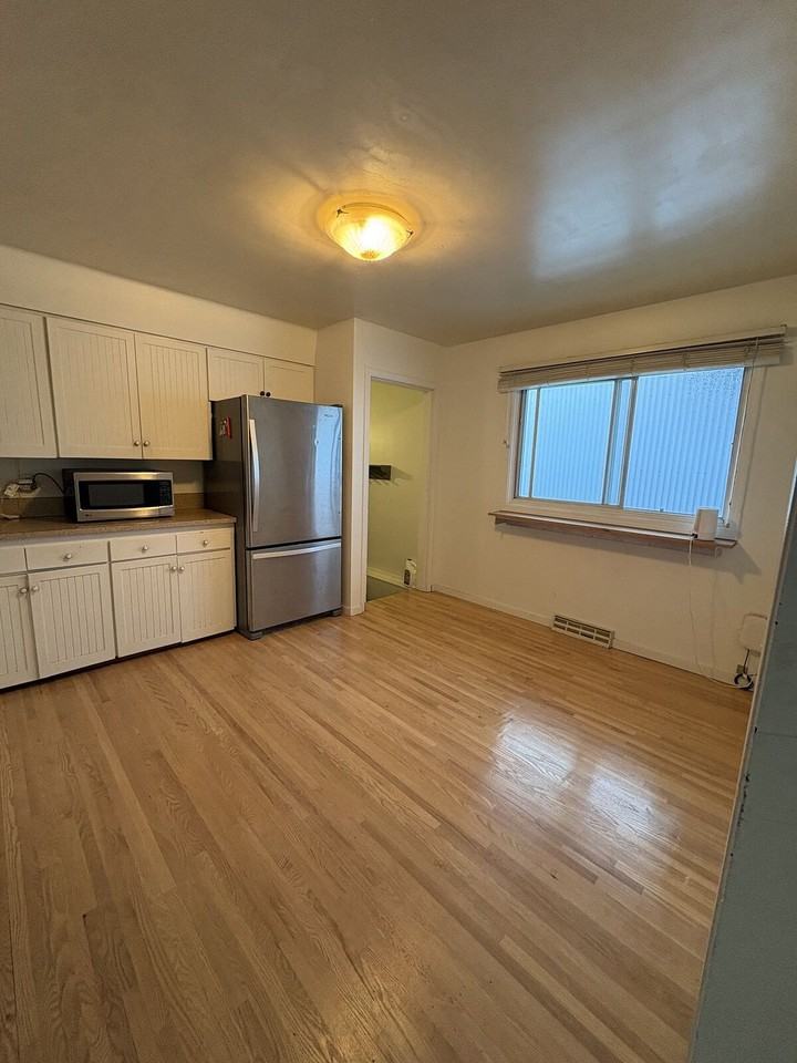 3735 Brooklyn Cres Nw - Photo 6 of 24