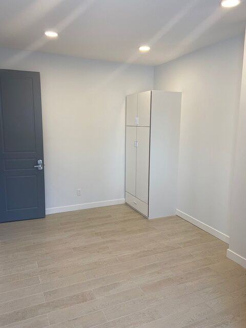 10749 - 10749 86 Ave Nw - Photo 5 of 9