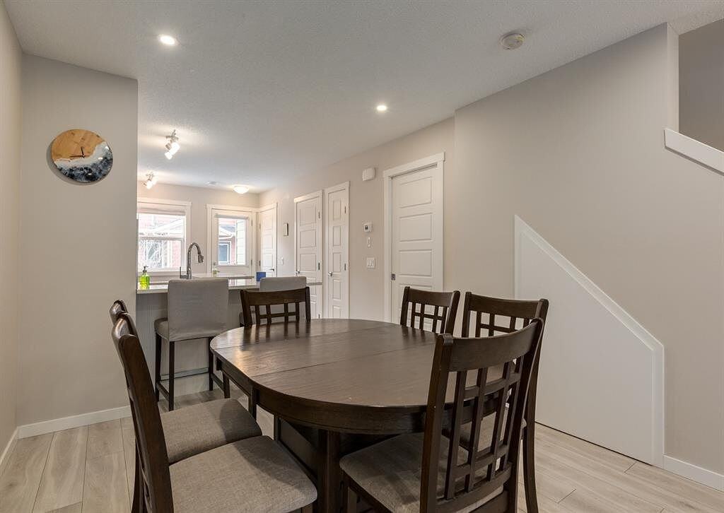 119 -119 Cranbrook Sq Se - Photo 6 of 18