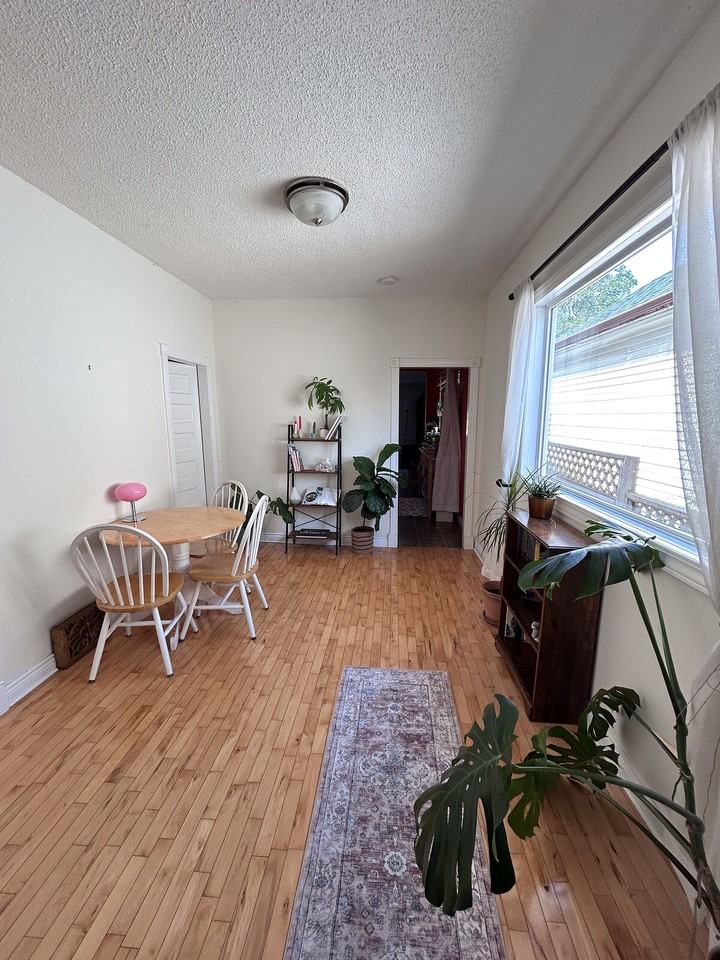 1635 16a St Se - Photo 4 of 30