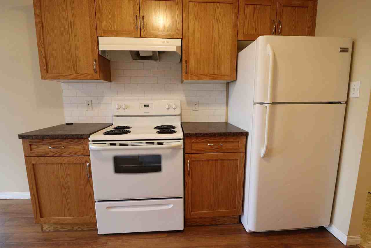 10438 67 Ave Nw - Photo 3 of 20