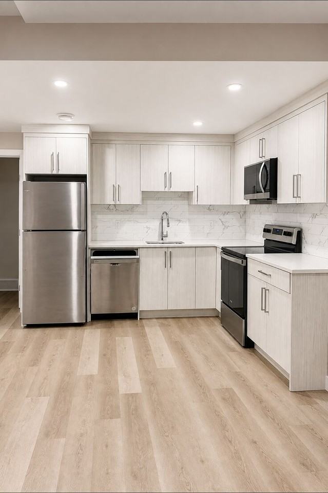 3302 21 Ave Sw - Photo 3 of 9