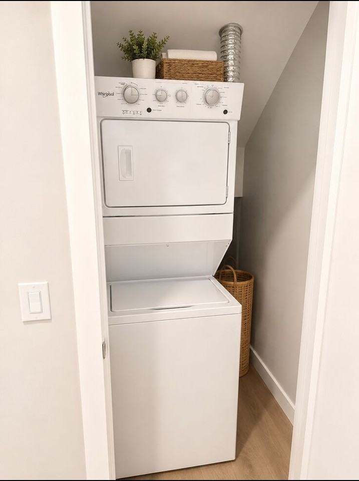 3302 21 Ave Sw - Photo 5 of 9
